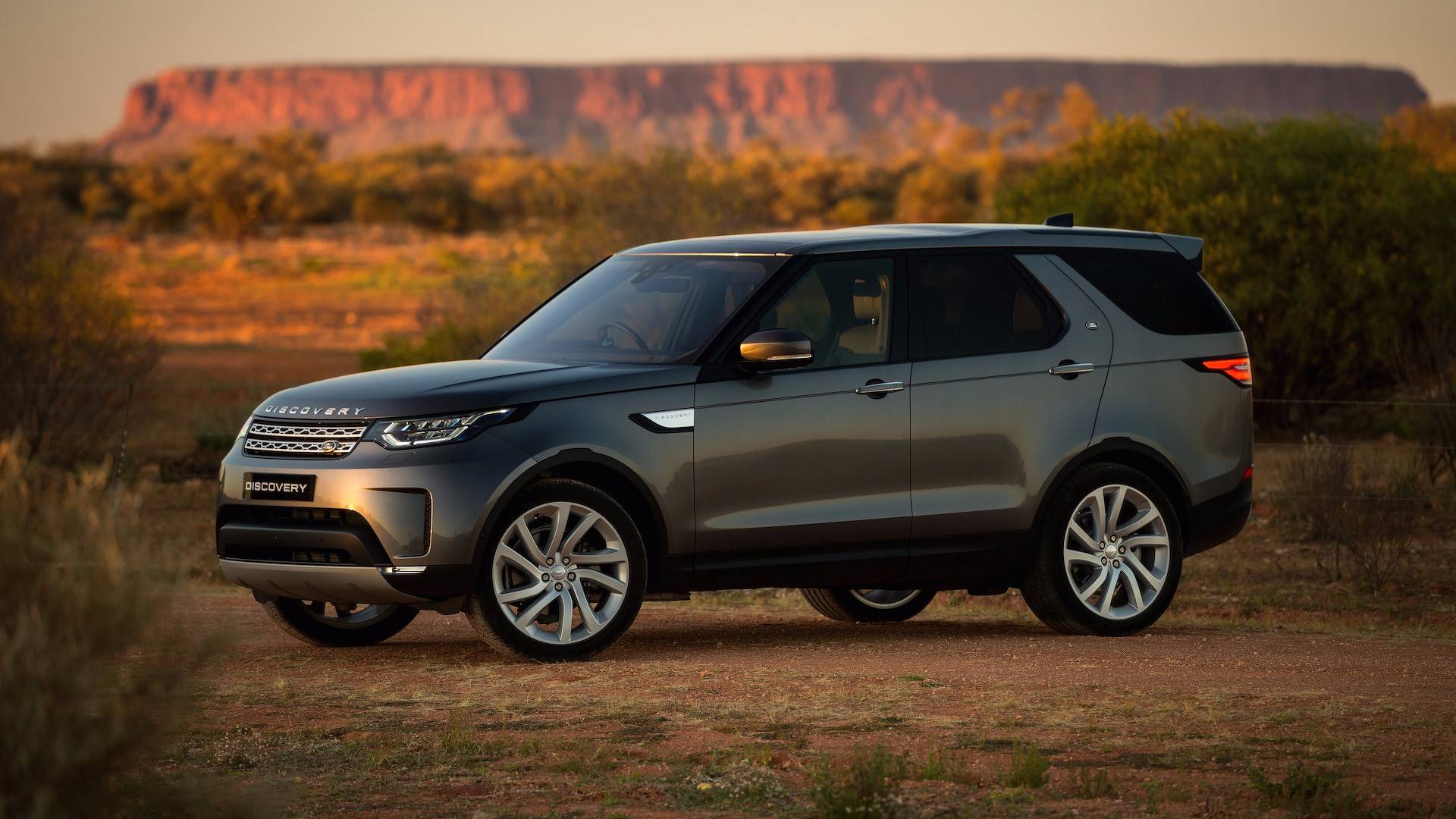 Land-Rover-Discovery-SUV