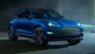 استون مارتن DBX 2023